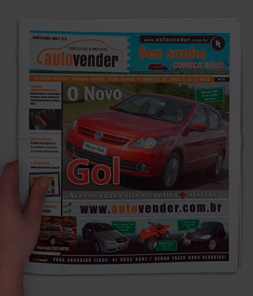 Publicação AutoVender exibida em tablet